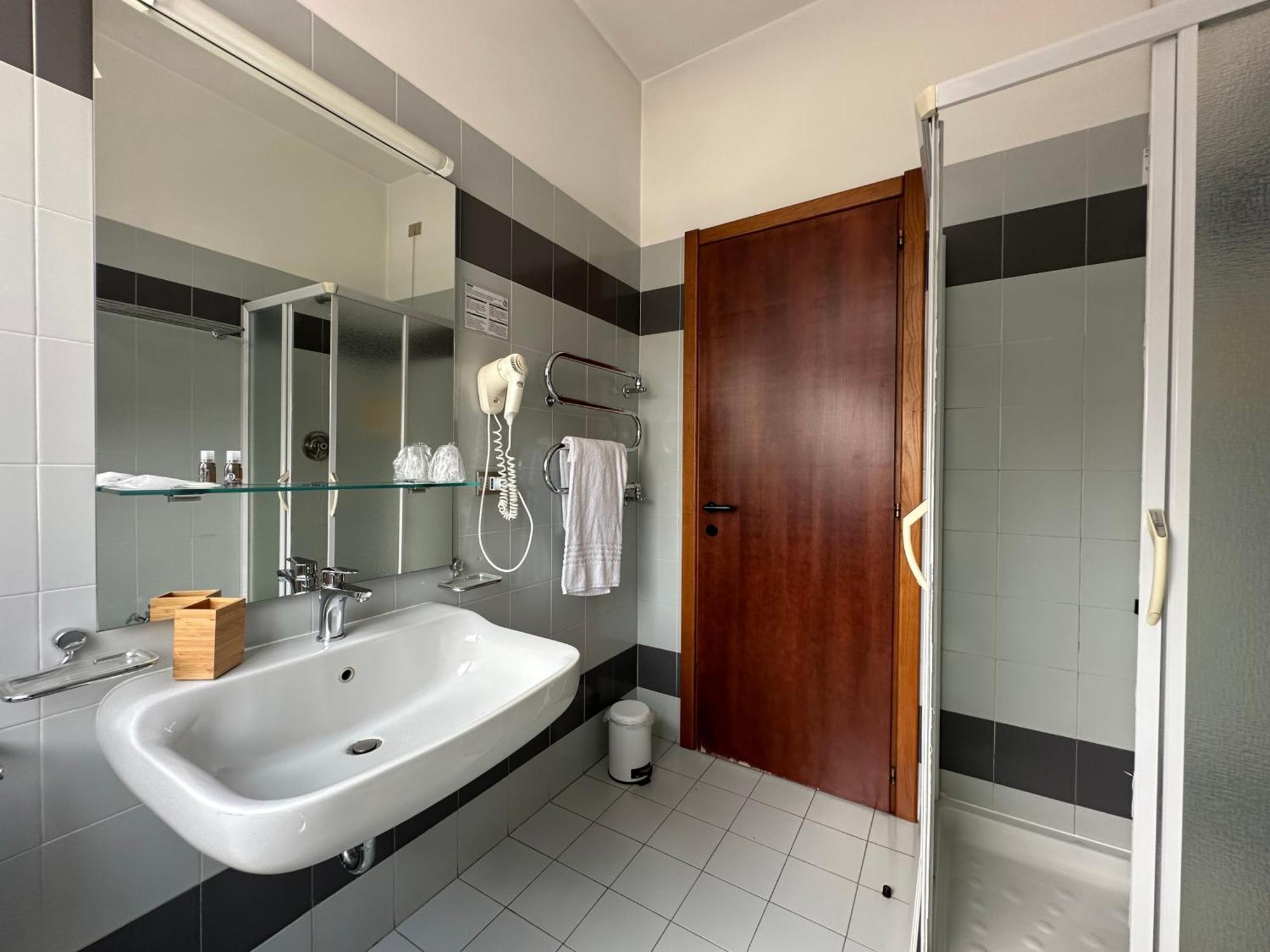 Hotel Griselda Saluzzo Ngoại thất bức ảnh