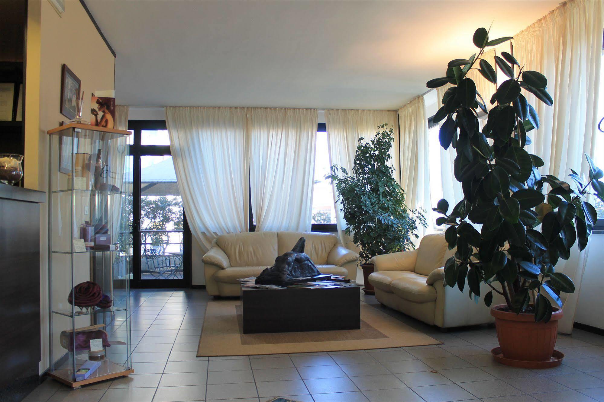 Hotel Griselda Saluzzo Ngoại thất bức ảnh